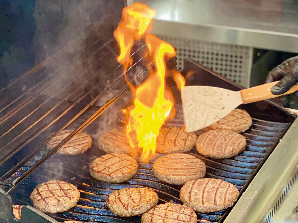 Burger auf dem Grill versc hieden Fotos von unserer Veranstaltung BeefDay